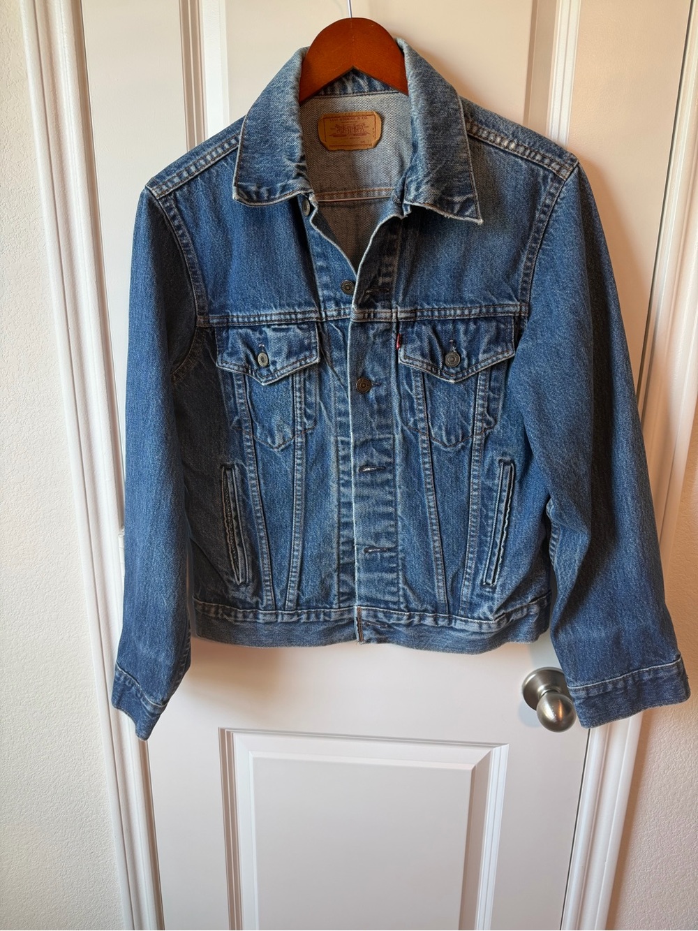 ⚡️Vintage Levi’s Classic Blue Denim Jacket with Chest Pockets
